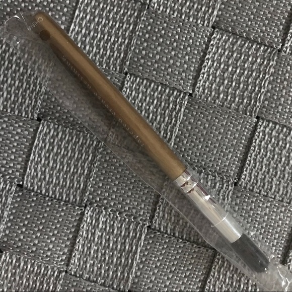 Bare Minerals Tapered Crease Defining Brush - Picture 2 of 2